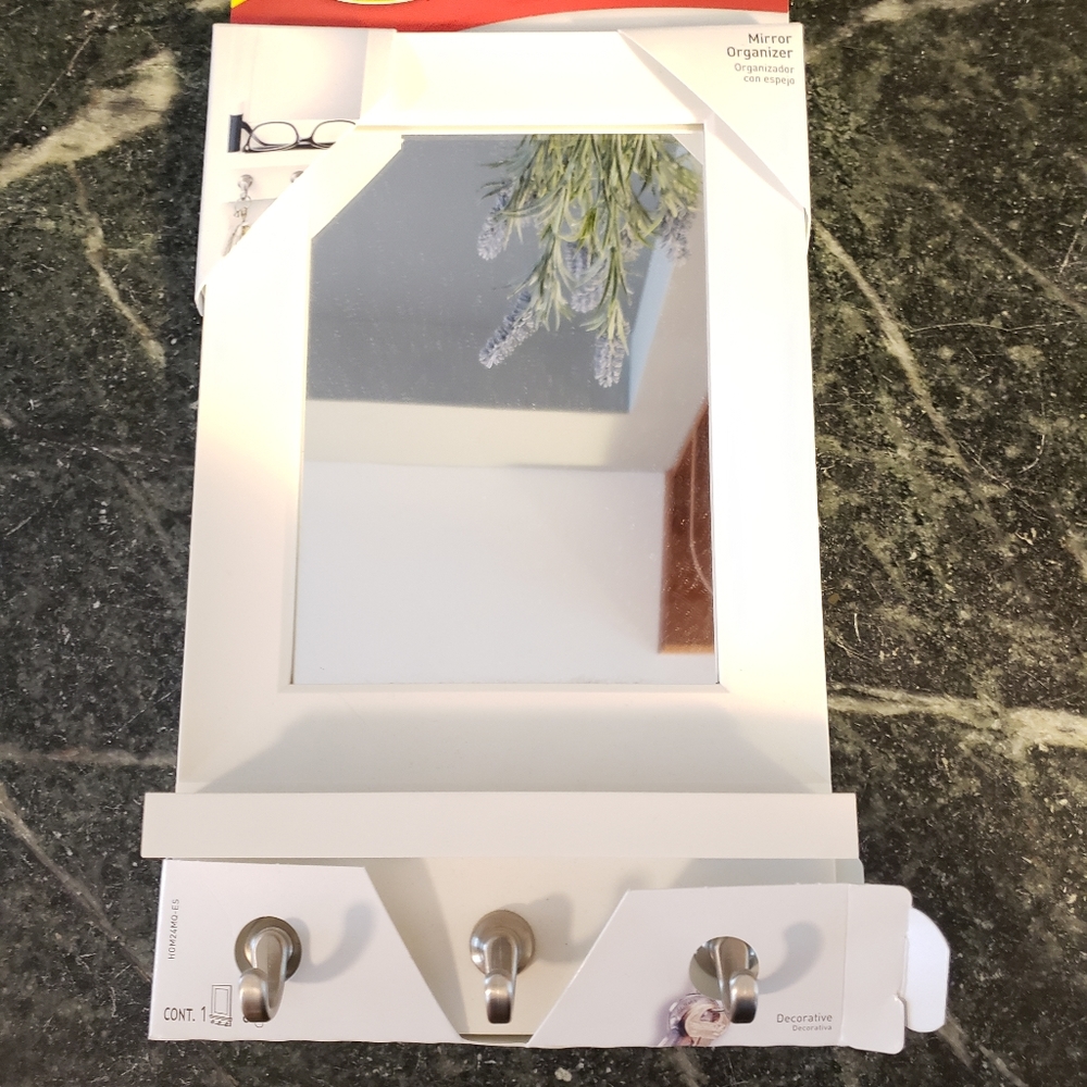 Wall organizer